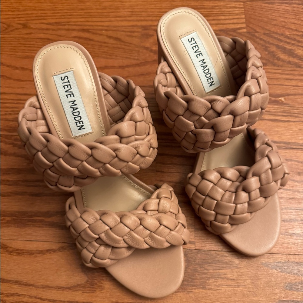 Steve Madden Twisted Tan Sandals Size 7,5 MWOT